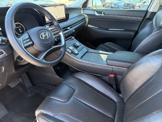 Used 2023 Hyundai Palisade Limited w/ Winter Package AWD/4WD image 19