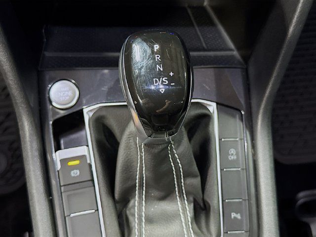 Used 2024 Volkswagen Tiguan SE R-Line AWD/4WD image 16