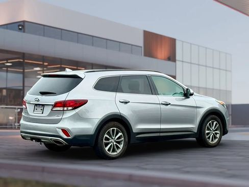 Used 2017 Hyundai Santa Fe SE image 10