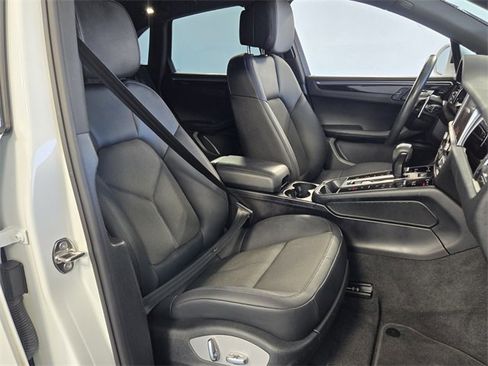 Used 2022 Porsche Macan S image 16