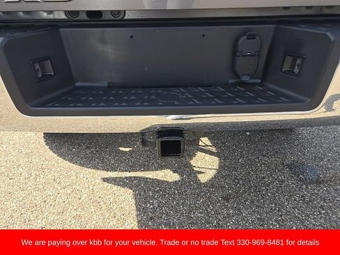 Used 2018 Nissan Titan SV AWD/4WD image 34