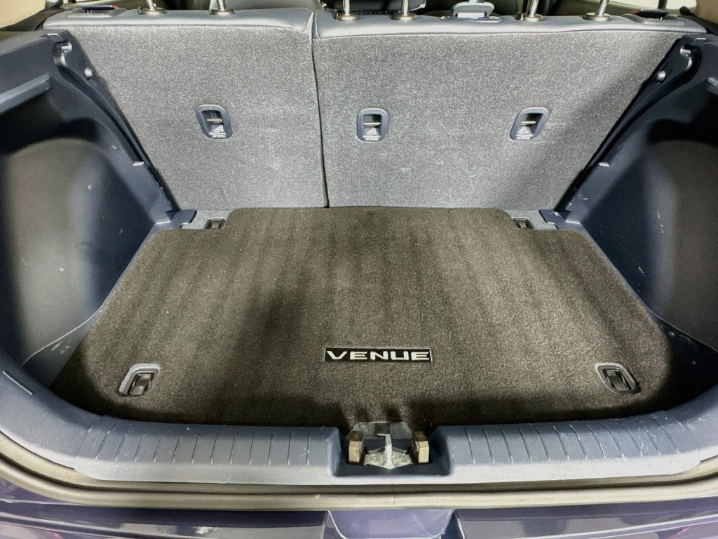 Used 2022 Hyundai Venue Limited FWD image 27