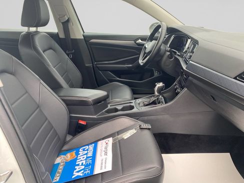 Used 2023 Volkswagen Jetta SE FWD image 11