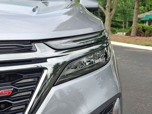 Certified 2023 Chevrolet Equinox RS FWD image 28