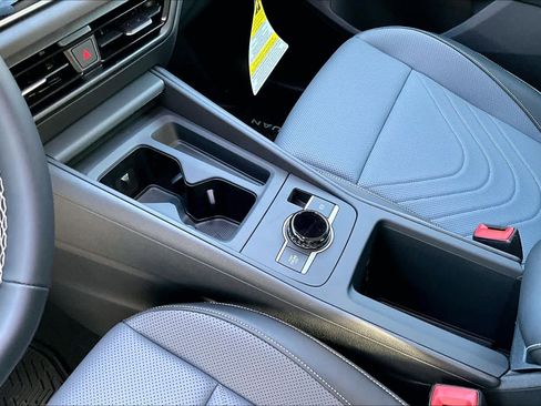 New 2026 Volkswagen Tiguan SE image 7