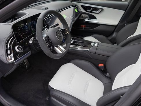 New 2026 Mercedes-Benz E 53 AMG e 4MATIC Sedan image 2