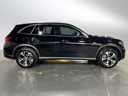 Used 2025 Mercedes-Benz GLC 350e 4MATIC image 2