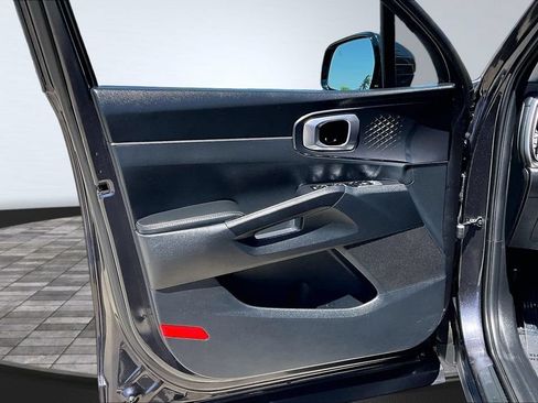 Used 2025 Kia Sorento S w/ Panoramic Sunroof Package FWD image 13