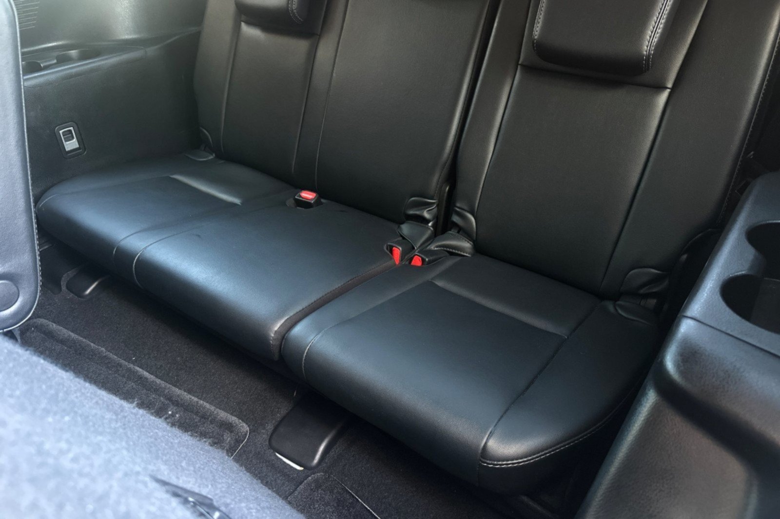 Certified 2018 Toyota Highlander SE w/ Protection Package #1 FWD image 14