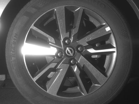 Used 2025 Nissan Versa SV FWD image 13