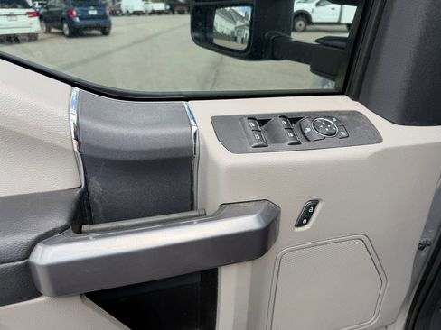 Used 2022 Ford F350 XLT image 9