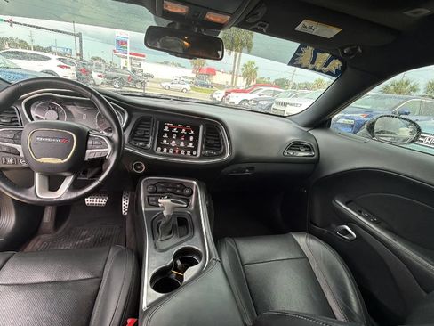 Used 2017 Dodge Challenger R/T Plus RWD image 10