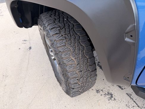 Used 2017 Toyota Tacoma TRD Off-Road AWD/4WD image 24