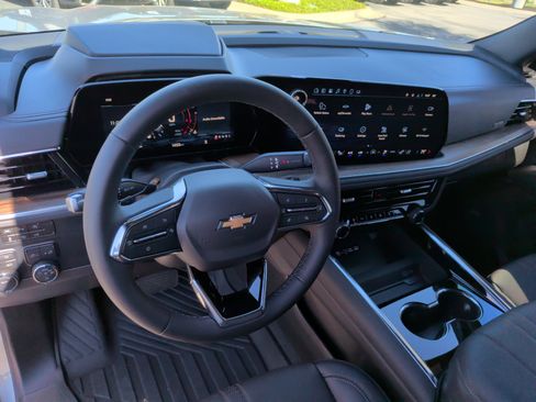 Used 2025 Chevrolet Tahoe High Country image 14