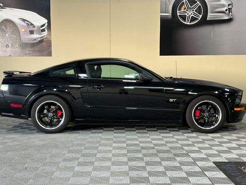Used 2008 Ford Mustang GT Premium image 3