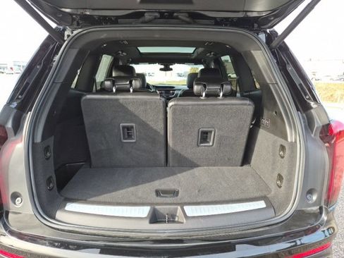 Used 2022 Cadillac XT6 Premium Luxury image 33