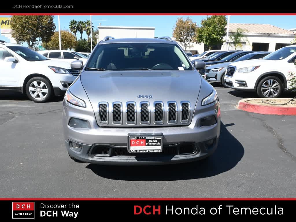 Used 2017 Jeep Cherokee Latitude w/ Safety/Convenience Group FWD image 2