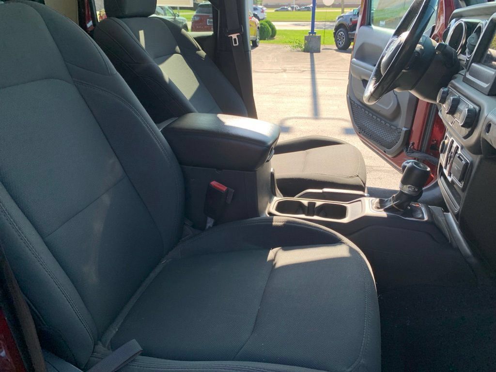 Used 2021 Jeep Gladiator Sport AWD/4WD image 23