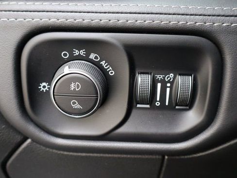 Used 2023 RAM 3500 Limited image 39