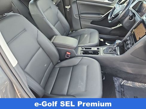 Used 2018 Volkswagen e-Golf SEL Premium w/ Driver Assistance Package FWD image 18