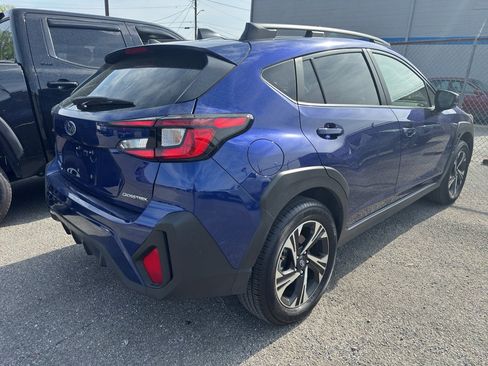 Used 2025 Subaru Crosstrek 2.0i Premium image 3