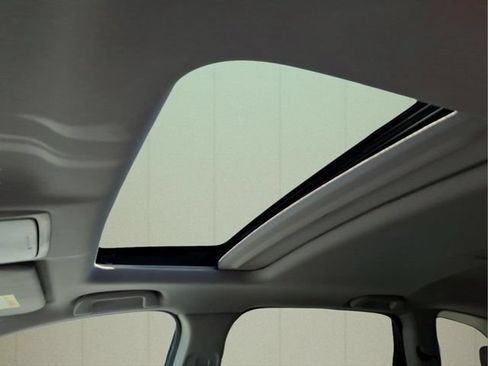 Used 2019 Honda CR-V Touring image 17