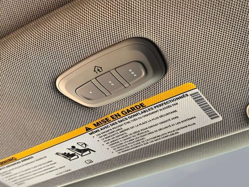 Used 2022 Chrysler Pacifica Touring-L FWD image 25