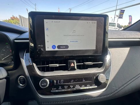 Used 2025 Toyota Corolla SE FWD image 25