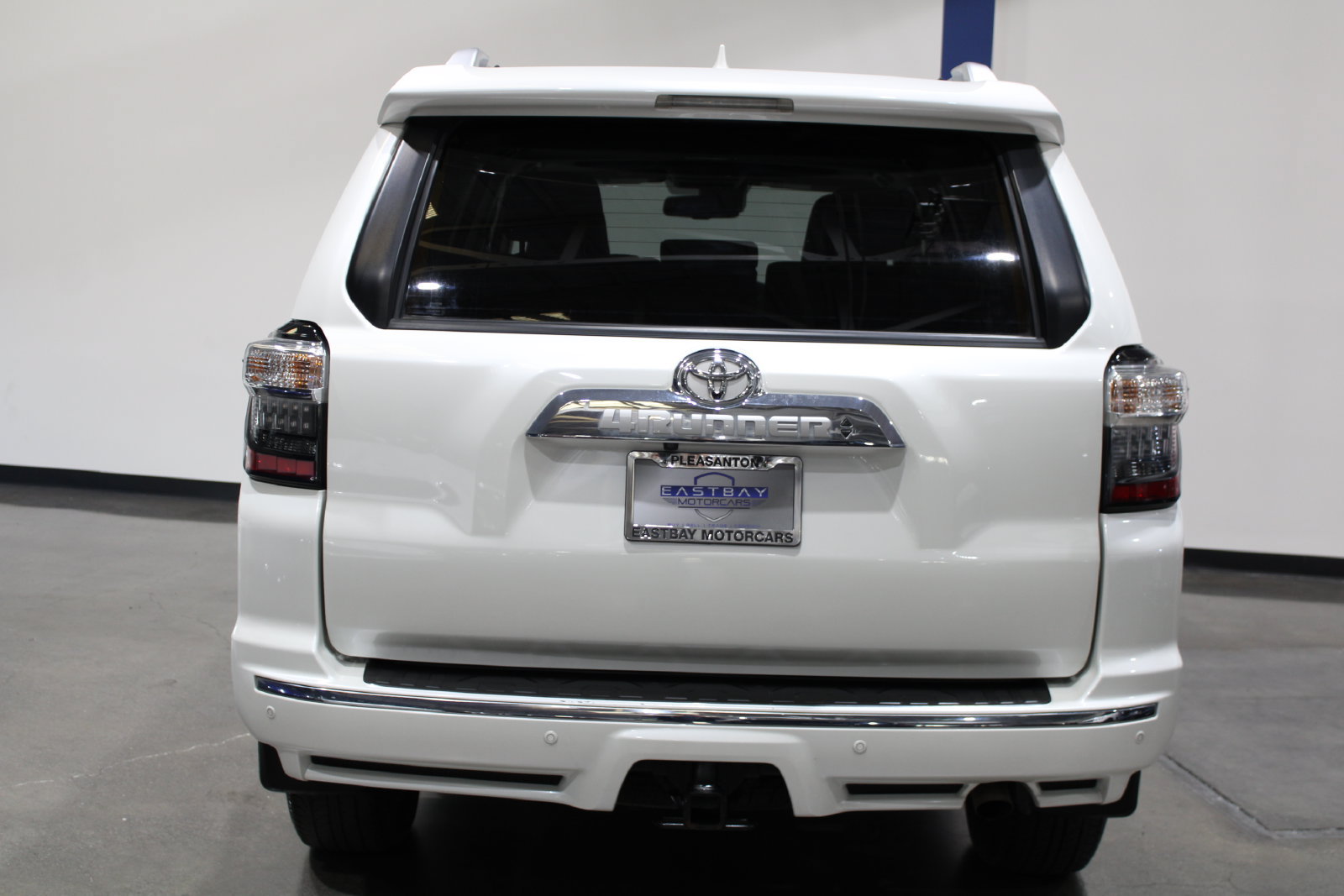 Used 2023 Toyota 4Runner Limited AWD/4WD image 8