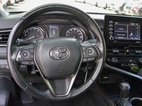 Used 2023 Toyota Camry SE image 18
