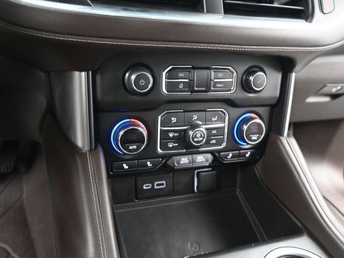 Used 2021 Chevrolet Tahoe Z71 w/ Z71 Off-Road Package image 3