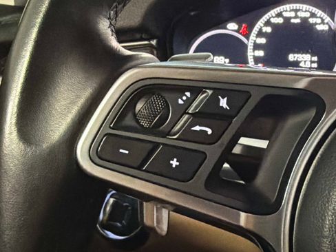 Used 2017 Porsche Panamera 4 AWD/4WD image 47