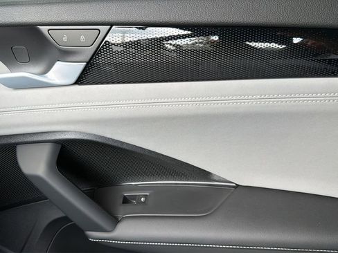 New 2026 Volkswagen Tiguan SE R-Line FWD image 11