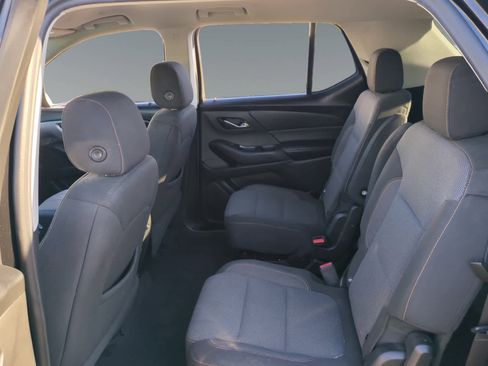Used 2021 Chevrolet Traverse LT image 13