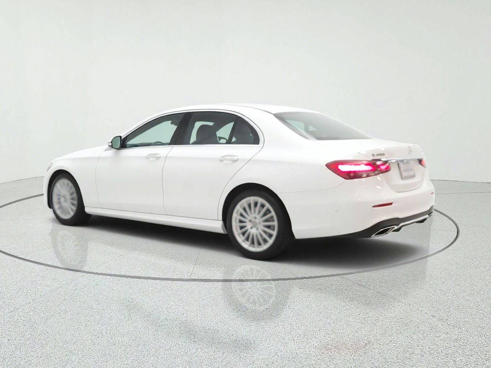 Used 2023 Mercedes-Benz E 350 Sedan image 7