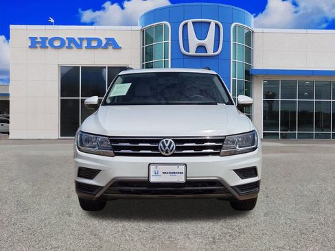 Used 2021 Volkswagen Tiguan SE w/ Panoramic Sunroof Package image 9