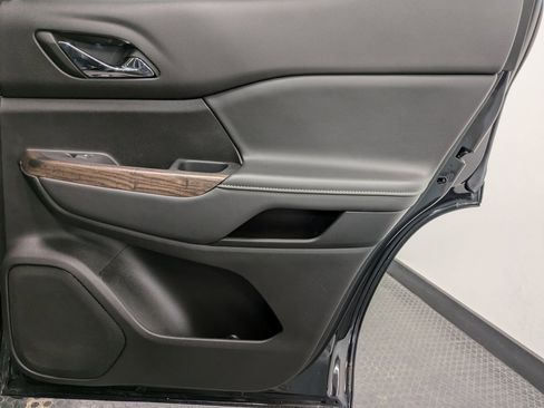 Used 2023 GMC Acadia Denali w/ Black Diamond Edition image 24