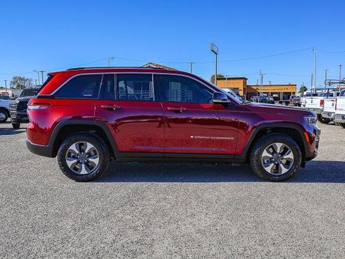 Used 2022 Jeep Grand Cherokee Limited 4xe image 3