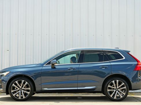 Used 2023 Volvo XC60 B5 Ultimate w/ Climate Package image 9