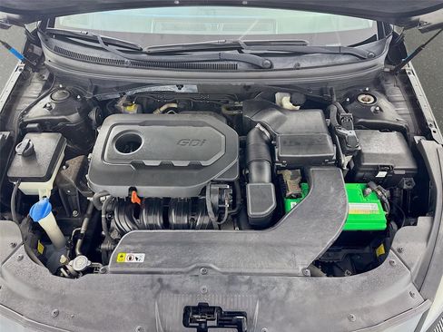Used 2015 Hyundai Sonata Limited w/ Option Group 06 FWD image 32