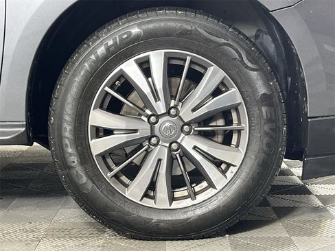 Used 2019 Nissan Pathfinder SV image 10