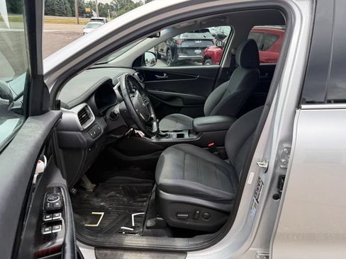 Used 2019 Kia Sorento AWD w/ LX Convenience Package image 9
