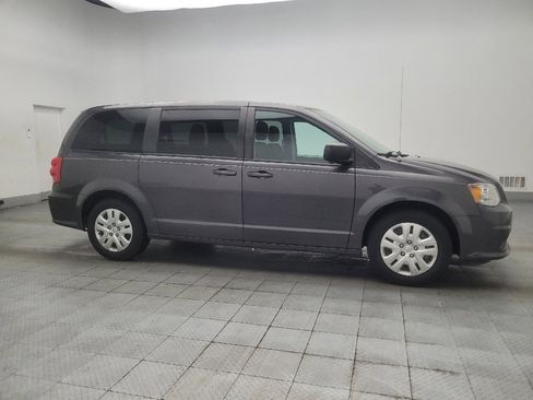 Used 2018 Dodge Grand Caravan SE FWD image 11