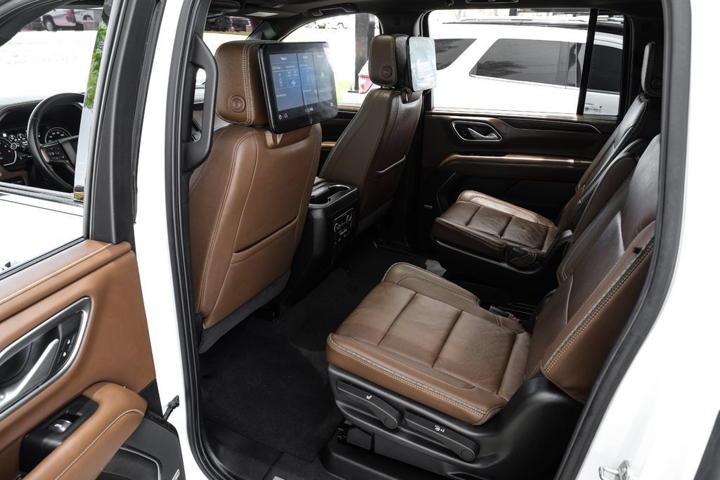 Used 2021 Chevrolet Suburban High Country RWD image 43