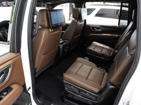 Used 2021 Chevrolet Suburban High Country RWD image 43