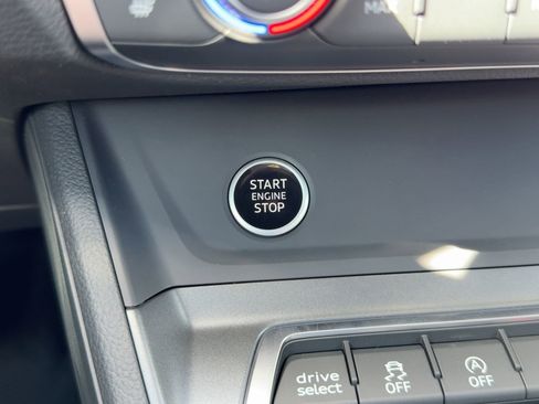 New 2025 Audi Q3 2.0T Premium image 25