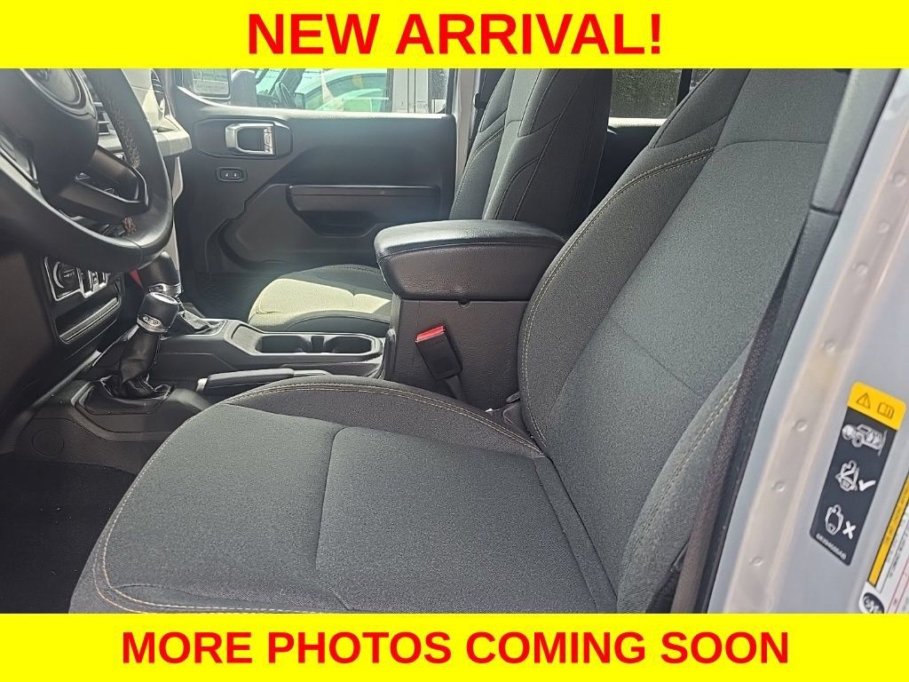 Used 2024 Jeep Wrangler Unlimited AWD/4WD image 8