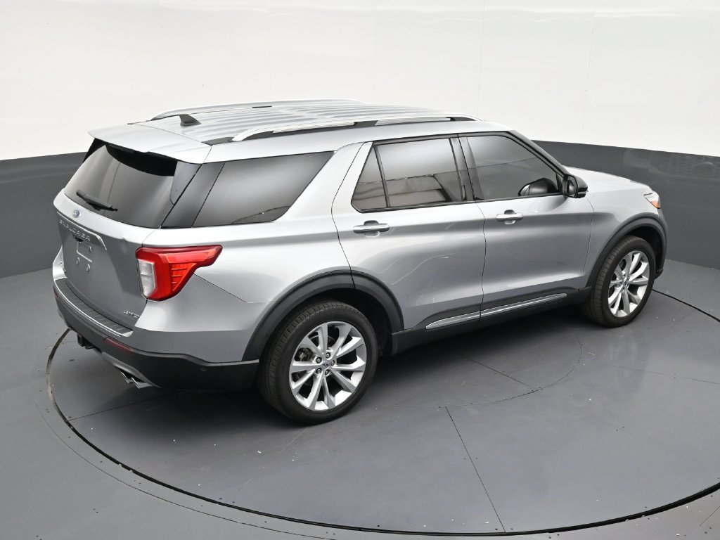 Used 2022 Ford Explorer Platinum w/ Equipment Group 601A AWD/4WD image 16