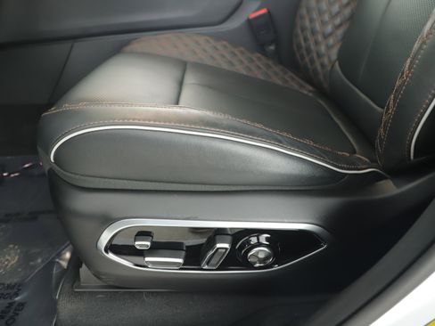 Used 2025 Jeep Grand Cherokee L Summit w/ Obsidian Package image 10