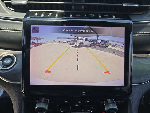Used 2022 Jeep Grand Cherokee L Overland w/ Luxury Tech Group IV RWD image 27